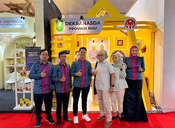 Komitmen Akeyodia